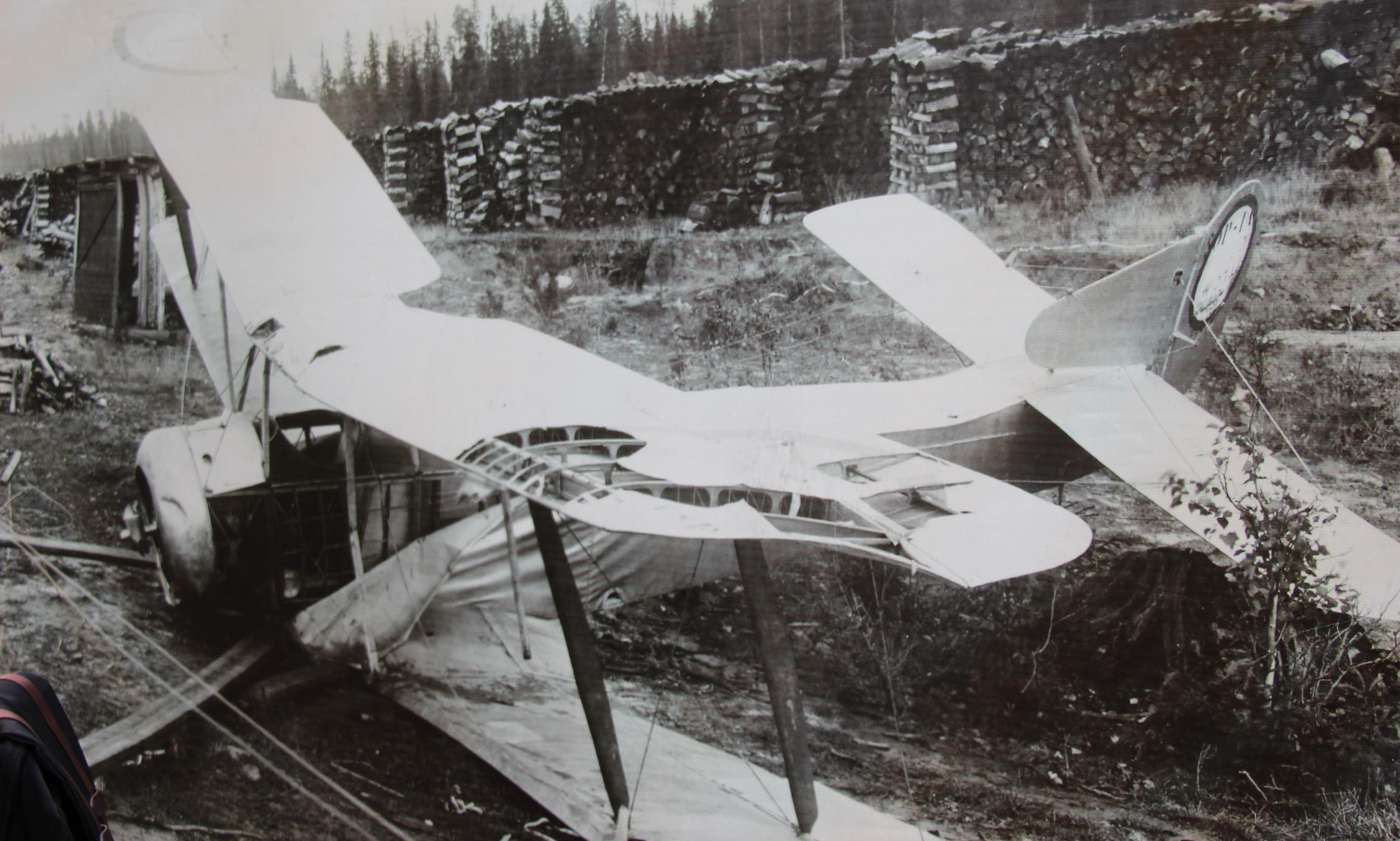 Сбитый интервентами самолёт Sopwith 1½