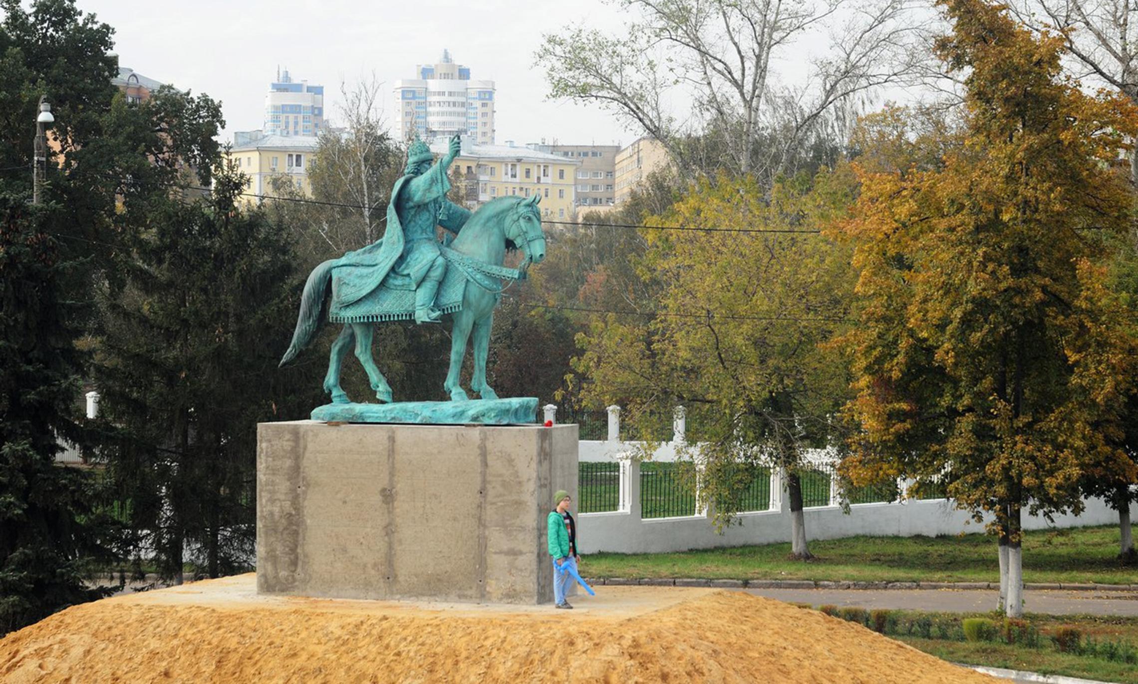 Памятник Ивану IV в Орле. Фото ТАСС. Автор Алексей Бородин