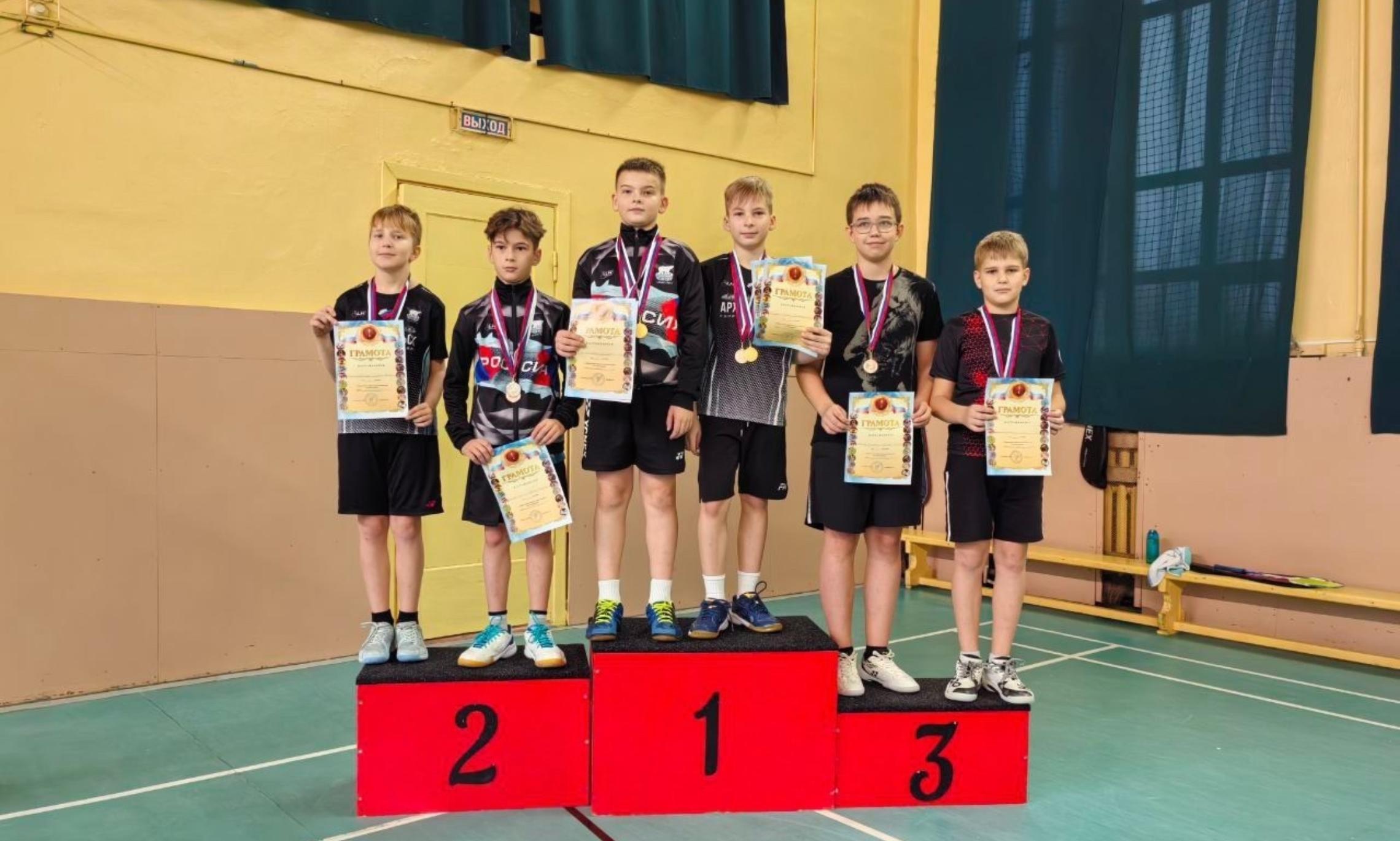 В Архангельске определили сильнейших бадминтонистов